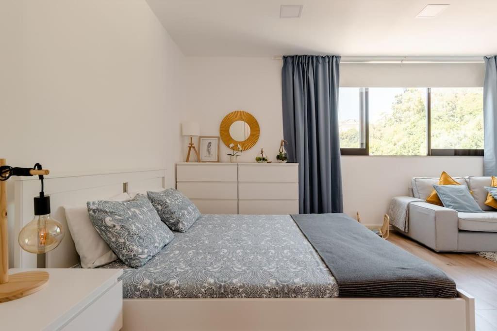 Stylish And Elegant - View And Location In Downton Coimbra